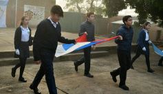 Foto de la galería: Emotiva ceremonia de promesa de lealtad a la Bandera en el Colegio del Carmen