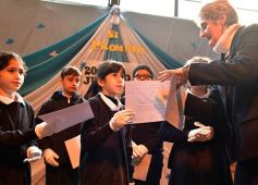Foto de la galería: Emotiva ceremonia de promesa de lealtad a la Bandera en el Colegio del Carmen