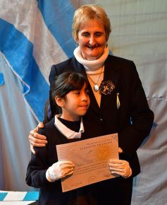 Foto de la galería: Emotiva ceremonia de promesa de lealtad a la Bandera en el Colegio del Carmen