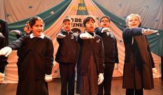 Foto de la galería: Emotiva ceremonia de promesa de lealtad a la Bandera en el Colegio del Carmen
