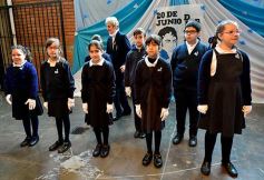 Foto de la galería: Emotiva ceremonia de promesa de lealtad a la Bandera en el Colegio del Carmen