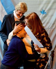 Foto de la galería: Emotiva ceremonia de promesa de lealtad a la Bandera en el Colegio del Carmen
