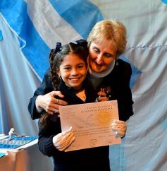 Foto de la galería: Emotiva ceremonia de promesa de lealtad a la Bandera en el Colegio del Carmen