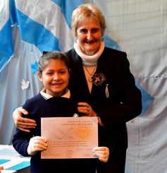 Foto de la galería: Emotiva ceremonia de promesa de lealtad a la Bandera en el Colegio del Carmen