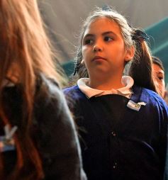 Foto de la galería: Emotiva ceremonia de promesa de lealtad a la Bandera en el Colegio del Carmen