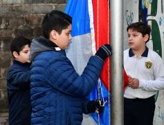 Foto de la galería: Emotiva ceremonia de promesa de lealtad a la Bandera en el Colegio del Carmen