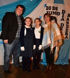 Foto de la galería: Emotiva ceremonia de promesa de lealtad a la Bandera en el Colegio del Carmen