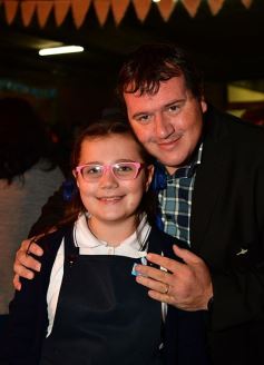 Foto de la galería: Emotiva ceremonia de promesa de lealtad a la Bandera en el Colegio del Carmen