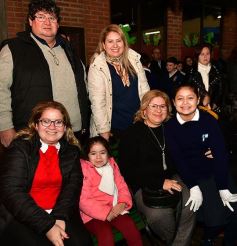 Foto de la galería: Emotiva ceremonia de promesa de lealtad a la Bandera en el Colegio del Carmen
