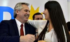 Foto de la galería: Alberto Fernández compartió sus propuestas con sus partidarios en un colmado edificio del PJ misionero