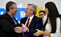 Foto de la galería: Alberto Fernández compartió sus propuestas con sus partidarios en un colmado edificio del PJ misionero