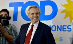 Foto de la galería: Alberto Fernández compartió sus propuestas con sus partidarios en un colmado edificio del PJ misionero