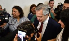 Foto de la galería: Alberto Fernández compartió sus propuestas con sus partidarios en un colmado edificio del PJ misionero