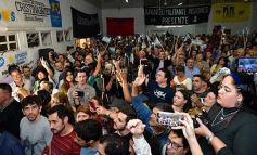 Foto de la galería: Alberto Fernández compartió sus propuestas con sus partidarios en un colmado edificio del PJ misionero