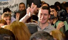 Foto de la galería: Alberto Fernández compartió sus propuestas con sus partidarios en un colmado edificio del PJ misionero