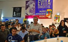 Foto de la galería: Alberto Fernández compartió sus propuestas con sus partidarios en un colmado edificio del PJ misionero