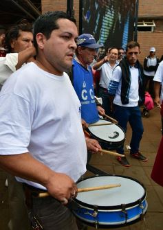 Foto de la galería: Alberto Fernández compartió sus propuestas con sus partidarios en un colmado edificio del PJ misionero