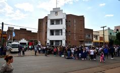 Foto de la galería: Alberto Fernández compartió sus propuestas con sus partidarios en un colmado edificio del PJ misionero