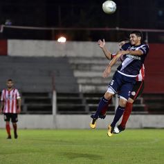 Foto de la galería: Postales del partido de ida entre Sporting y Guaraní, en Villa Sarita