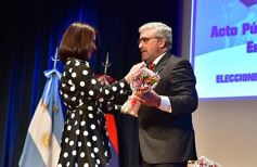 Foto de la galería: El Tribunal Electoral entregó los diplomas a los candidatos electos el pasado 2 de junio