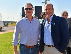 Foto de la galería: La EBY inauguró la escultura “Ñañuã” en Posadas