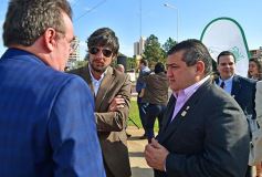 Foto de la galería: La EBY inauguró la escultura “Ñañuã” en Posadas