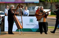 Foto de la galería: La EBY inauguró la escultura “Ñañuã” en Posadas