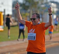 Foto de la galería: Hubo más de 700 participantes en la Maratón Solidaria por los 51 años de Energía de Misiones