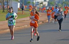 Foto de la galería: Hubo más de 700 participantes en la Maratón Solidaria por los 51 años de Energía de Misiones