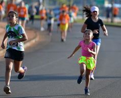 Foto de la galería: Hubo más de 700 participantes en la Maratón Solidaria por los 51 años de Energía de Misiones