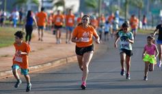 Foto de la galería: Hubo más de 700 participantes en la Maratón Solidaria por los 51 años de Energía de Misiones