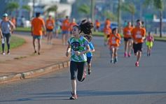 Foto de la galería: Hubo más de 700 participantes en la Maratón Solidaria por los 51 años de Energía de Misiones