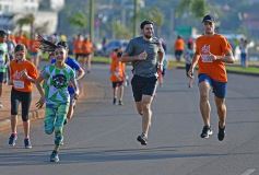 Foto de la galería: Hubo más de 700 participantes en la Maratón Solidaria por los 51 años de Energía de Misiones