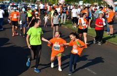 Foto de la galería: Hubo más de 700 participantes en la Maratón Solidaria por los 51 años de Energía de Misiones