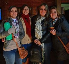 Foto de la galería: Emocionante acto por el Día de la Independencia en el Colegio del Carmen