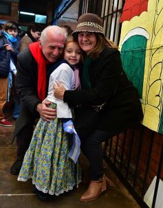 Foto de la galería: Emocionante acto por el Día de la Independencia en el Colegio del Carmen