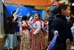 Foto de la galería: Emocionante acto por el Día de la Independencia en el Colegio del Carmen