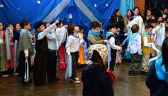 Foto de la galería: Emocionante acto por el Día de la Independencia en el Colegio del Carmen