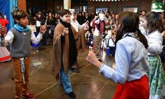 Foto de la galería: Emocionante acto por el Día de la Independencia en el Colegio del Carmen