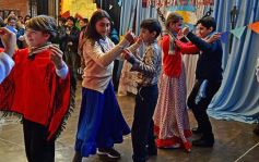 Foto de la galería: Emocionante acto por el Día de la Independencia en el Colegio del Carmen