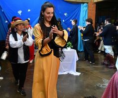 Foto de la galería: Emocionante acto por el Día de la Independencia en el Colegio del Carmen