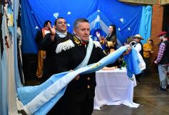 Foto de la galería: Emocionante acto por el Día de la Independencia en el Colegio del Carmen