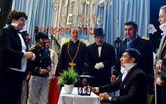 Foto de la galería: Emocionante acto por el Día de la Independencia en el Colegio del Carmen