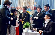 Foto de la galería: Emocionante acto por el Día de la Independencia en el Colegio del Carmen
