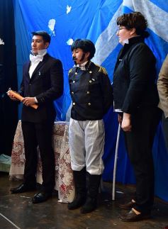 Foto de la galería: Emocionante acto por el Día de la Independencia en el Colegio del Carmen