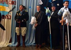 Foto de la galería: Emocionante acto por el Día de la Independencia en el Colegio del Carmen