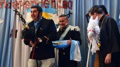 Foto de la galería: Emocionante acto por el Día de la Independencia en el Colegio del Carmen