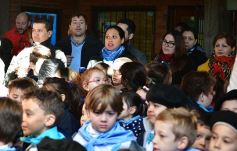 Foto de la galería: Emocionante acto por el Día de la Independencia en el Colegio del Carmen