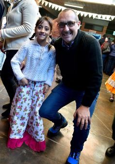 Foto de la galería: Emocionante acto por el Día de la Independencia en el Colegio del Carmen