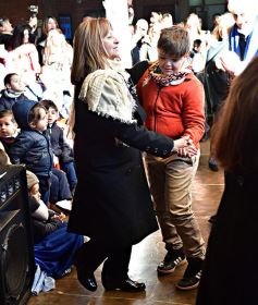 Foto de la galería: Emocionante acto por el Día de la Independencia en el Colegio del Carmen